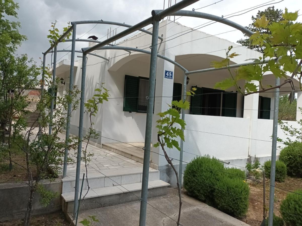 Kuca Za Odmor Maka Vila Kučiće Exterior foto